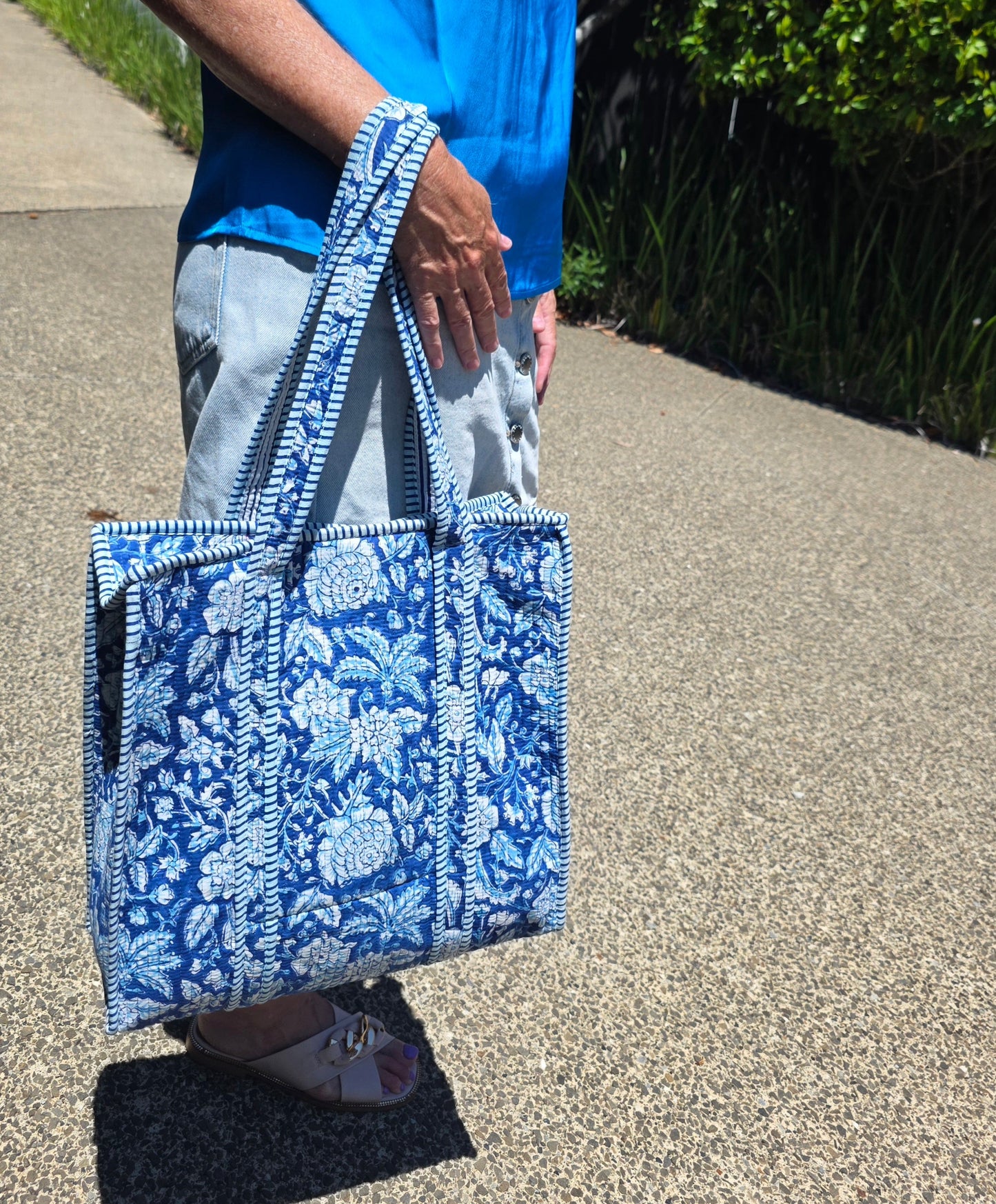 Floral Blue Midi Zipped Tote - NEW SEASON