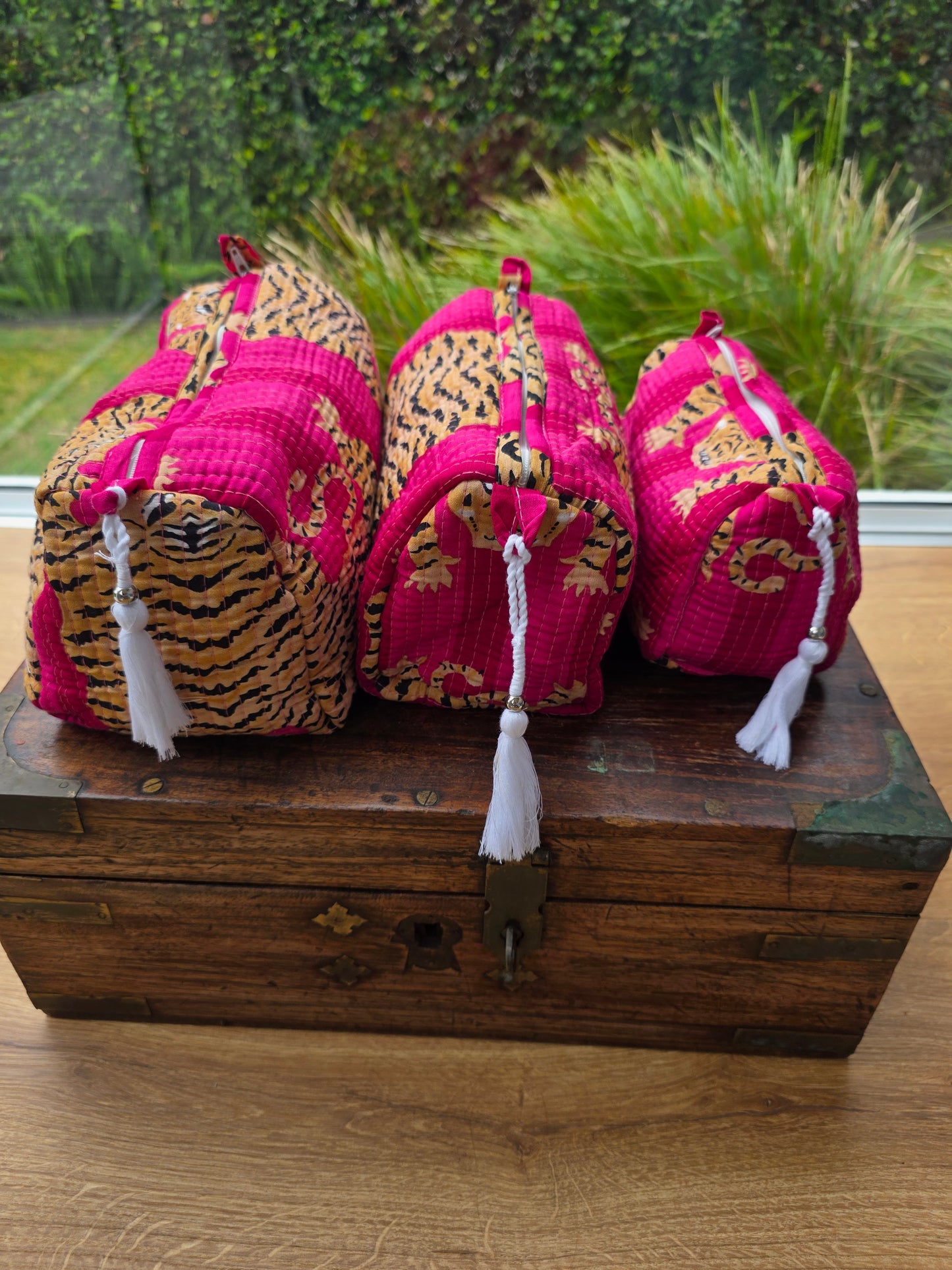 Magenta Pink Tiger - Vanity Bag Set