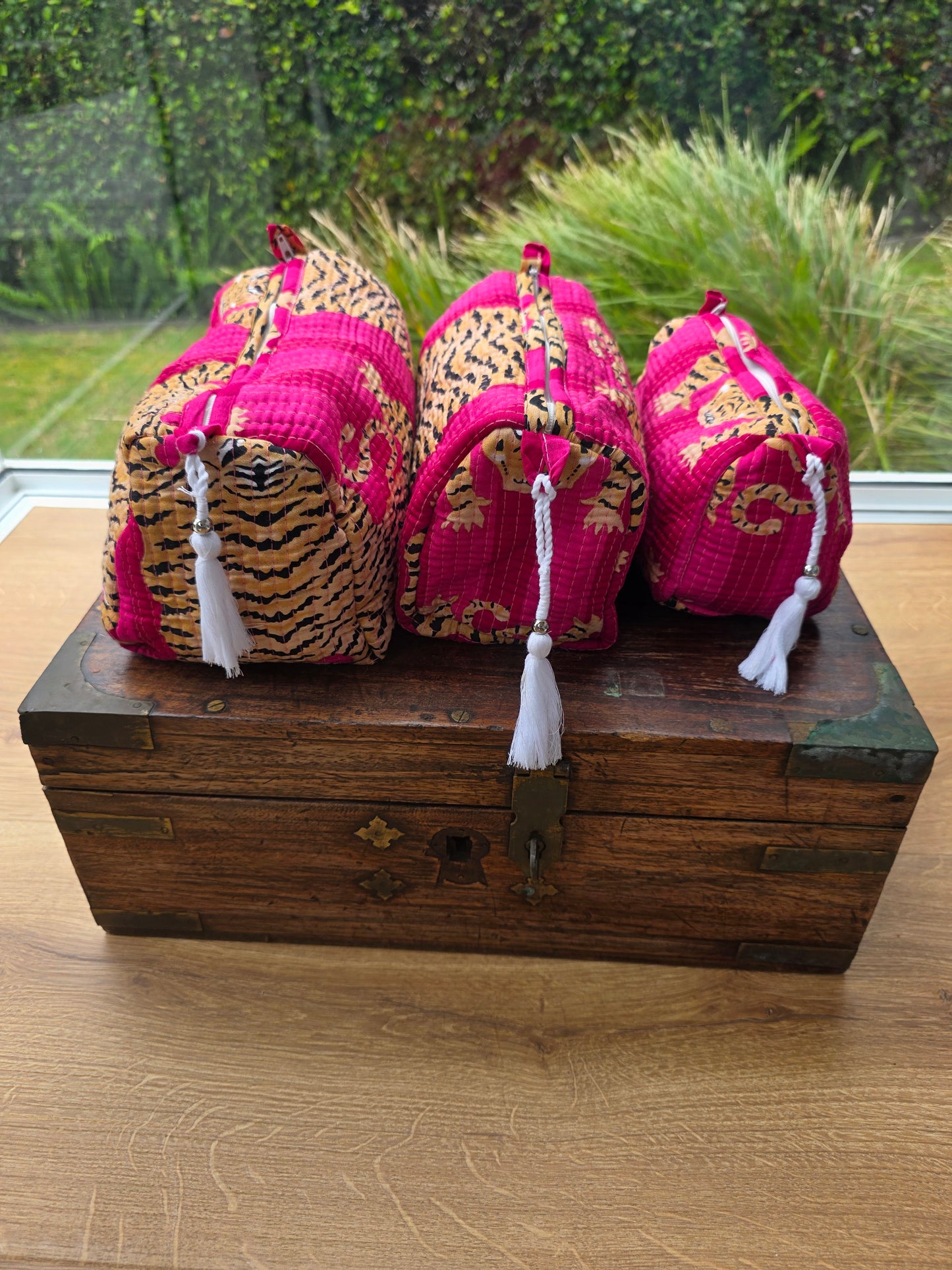 Magenta Pink Tiger - Vanity Bag Set